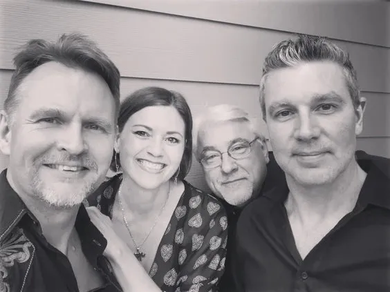 Cover2Cover Plays MTL with Smitten in SOLD OUT Show!